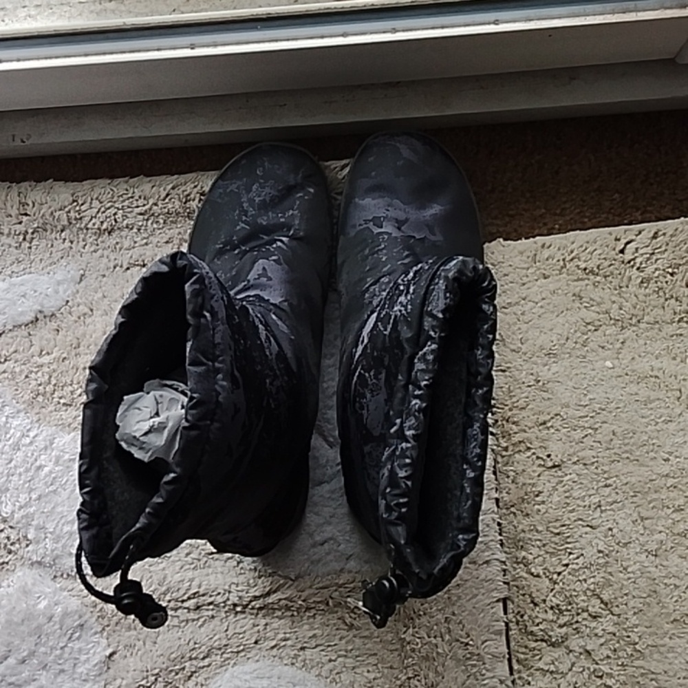 Bogs Black Camouflage 9 Women's Winter Boots NWOT - Picture 10 of 15